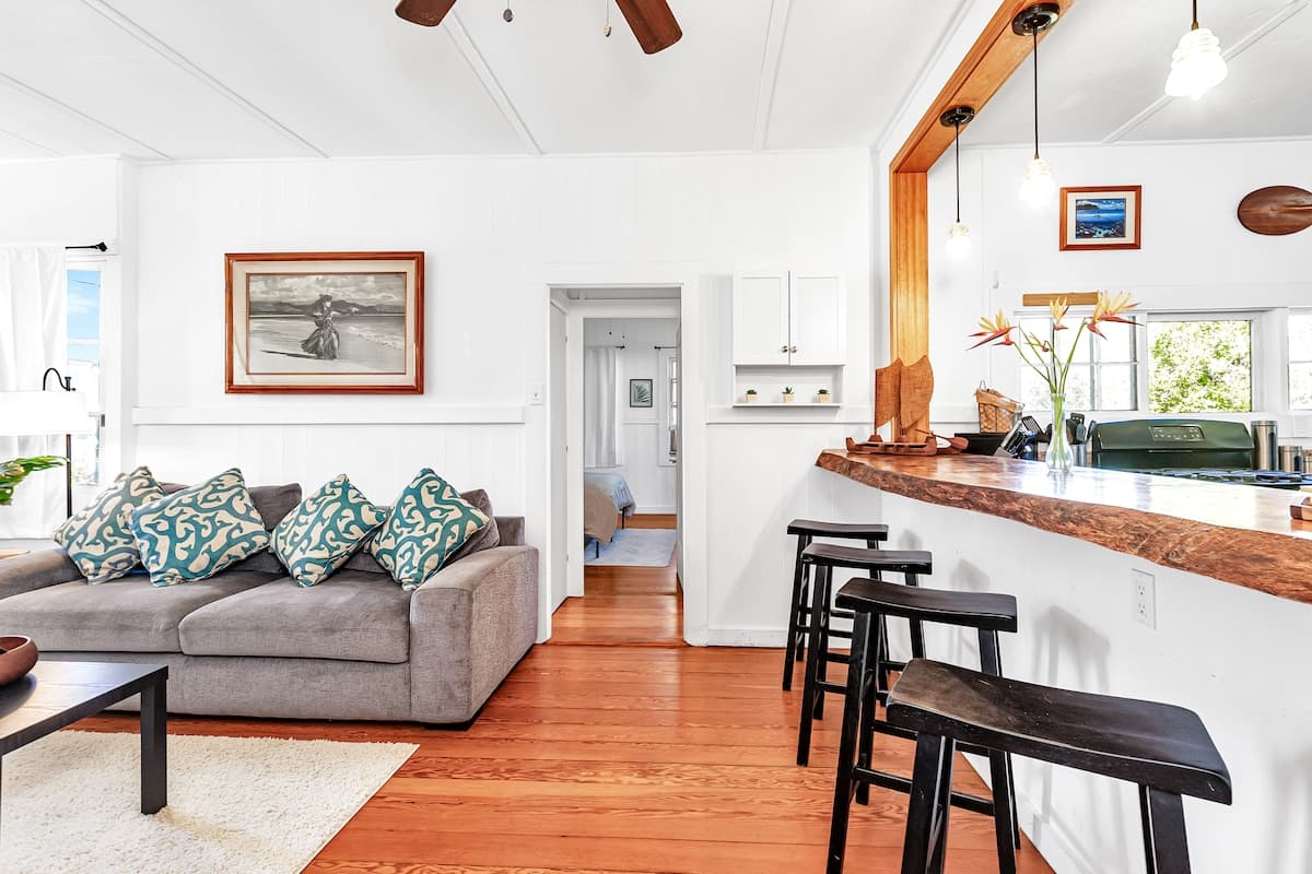 Home in Hilo · ★4.93 · 4 bedrooms · 4 beds · 2 baths - Photo 4