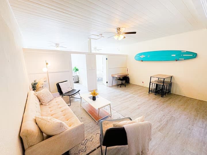 Hilo Town Oasis | 2 Bedroom | Walkable - Photo 1