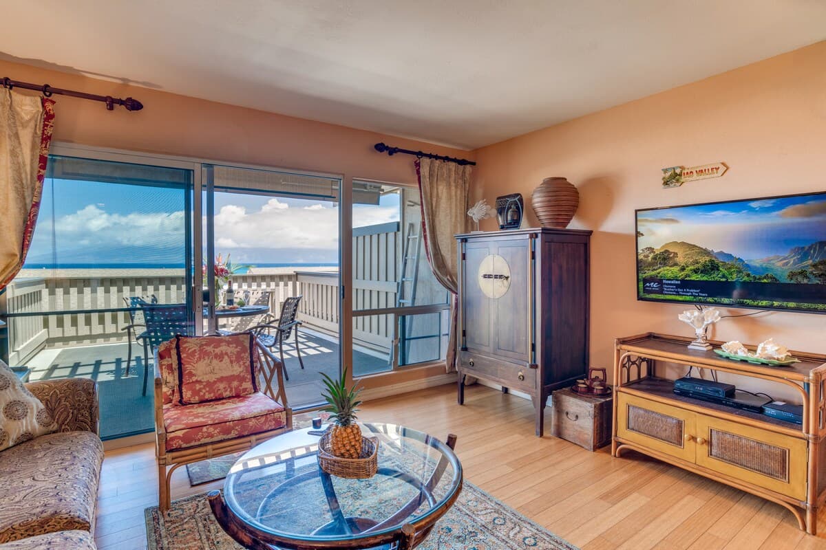 Beachfront 2BR Townhouse w/ Ocean Sunset Views - Photo 3