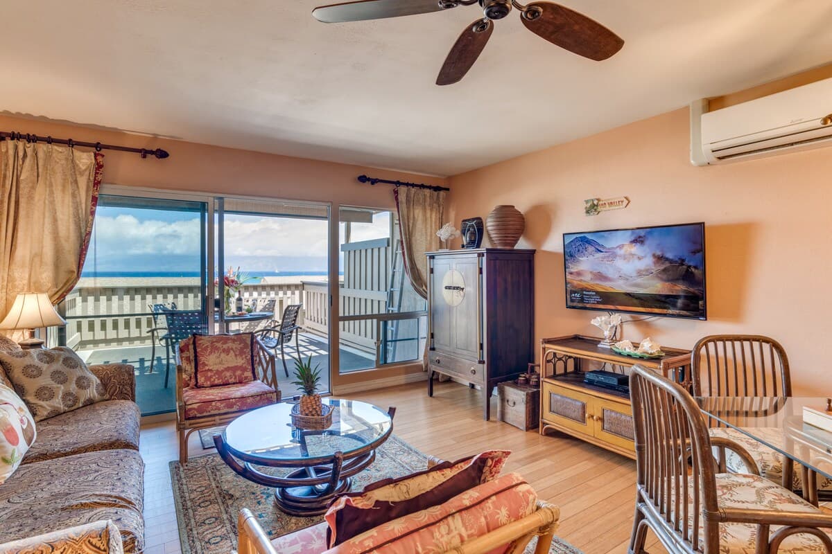 Beachfront 2BR Townhouse w/ Ocean Sunset Views - Photo 2