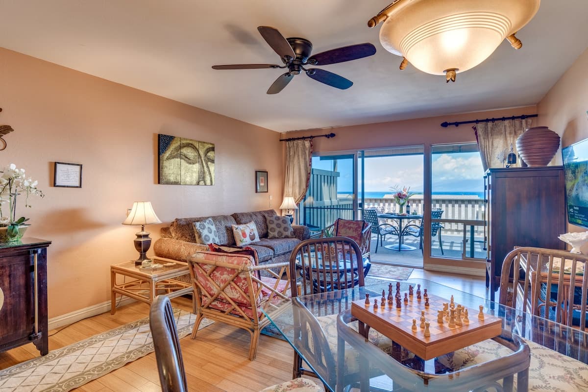 Beachfront 2BR Townhouse w/ Ocean Sunset Views - Photo 1