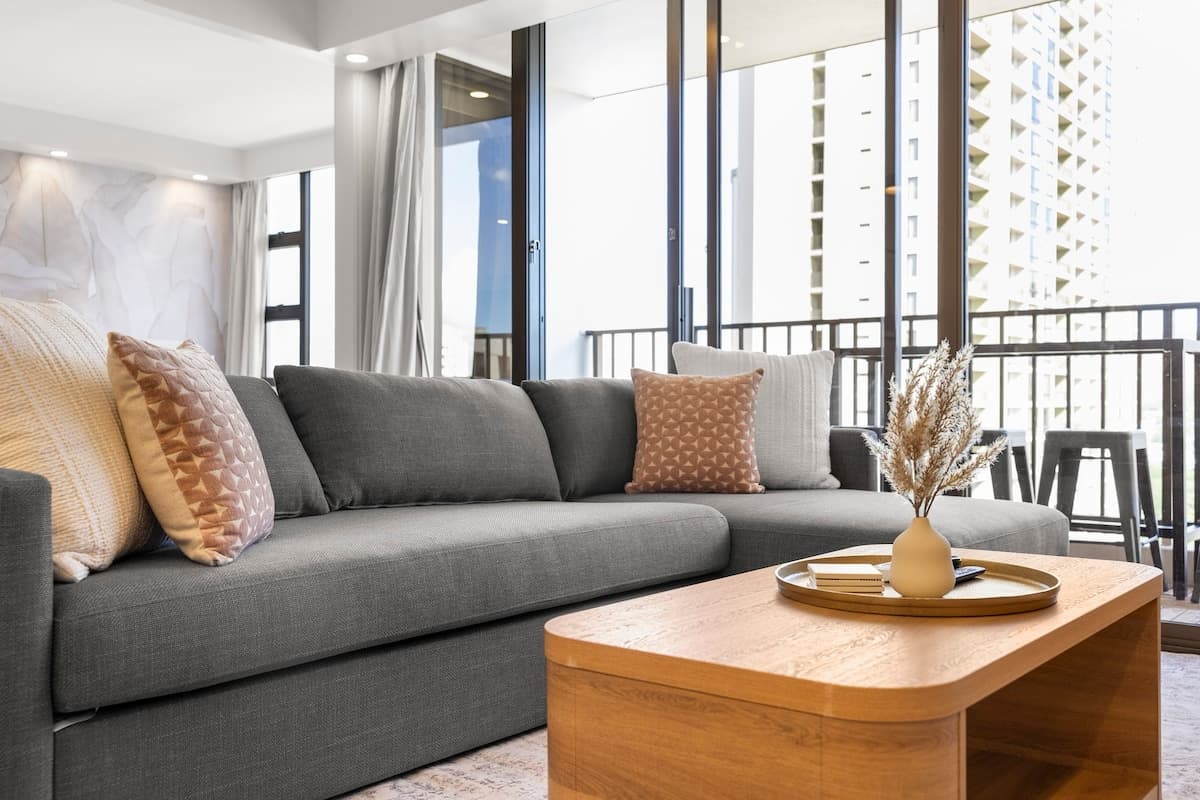 Condo in Honolulu · ★4.96 · 1 bedroom · 3 beds · 1 private bath - Photo 5