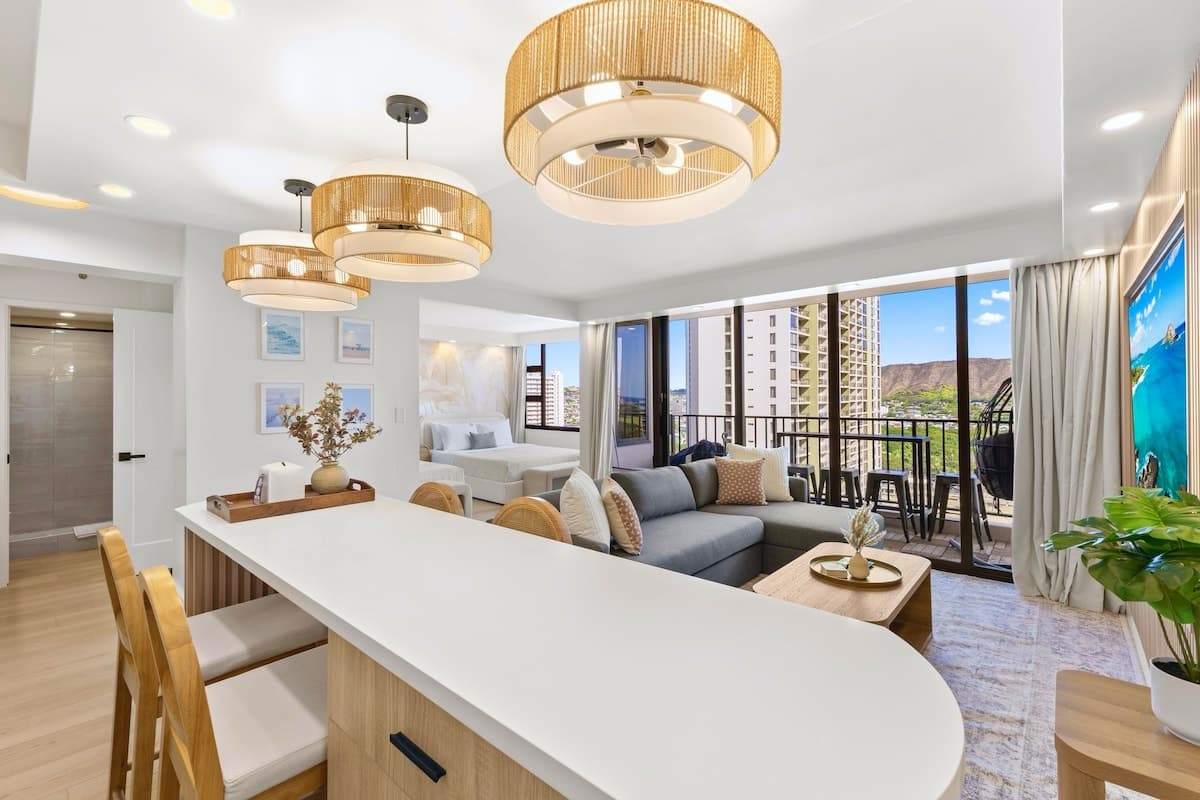 Condo in Honolulu · ★4.96 · 1 bedroom · 3 beds · 1 private bath - Photo 1