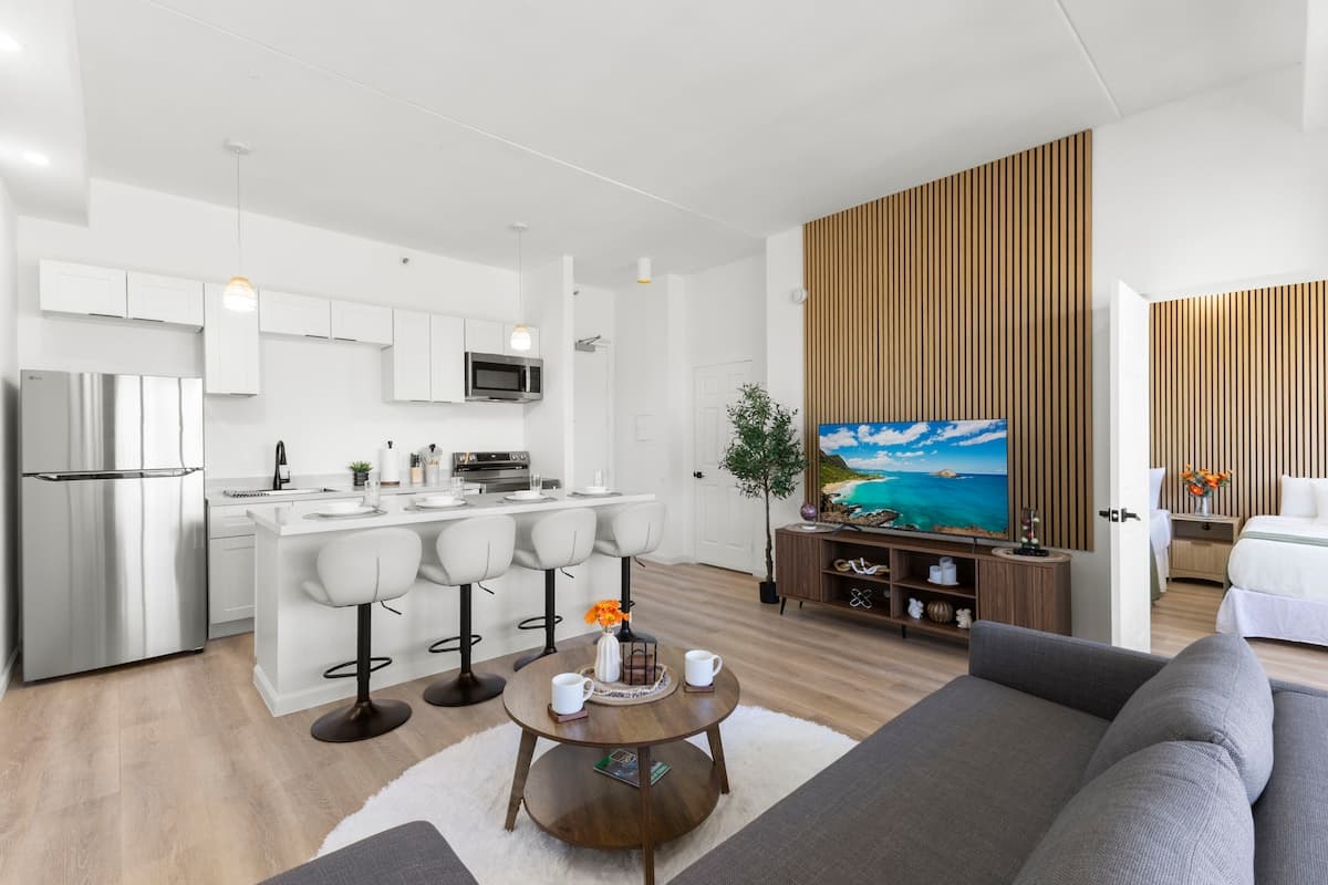 Fully Renovated Penthouse,Panoramic Sunrise,FreePK - Photo 4