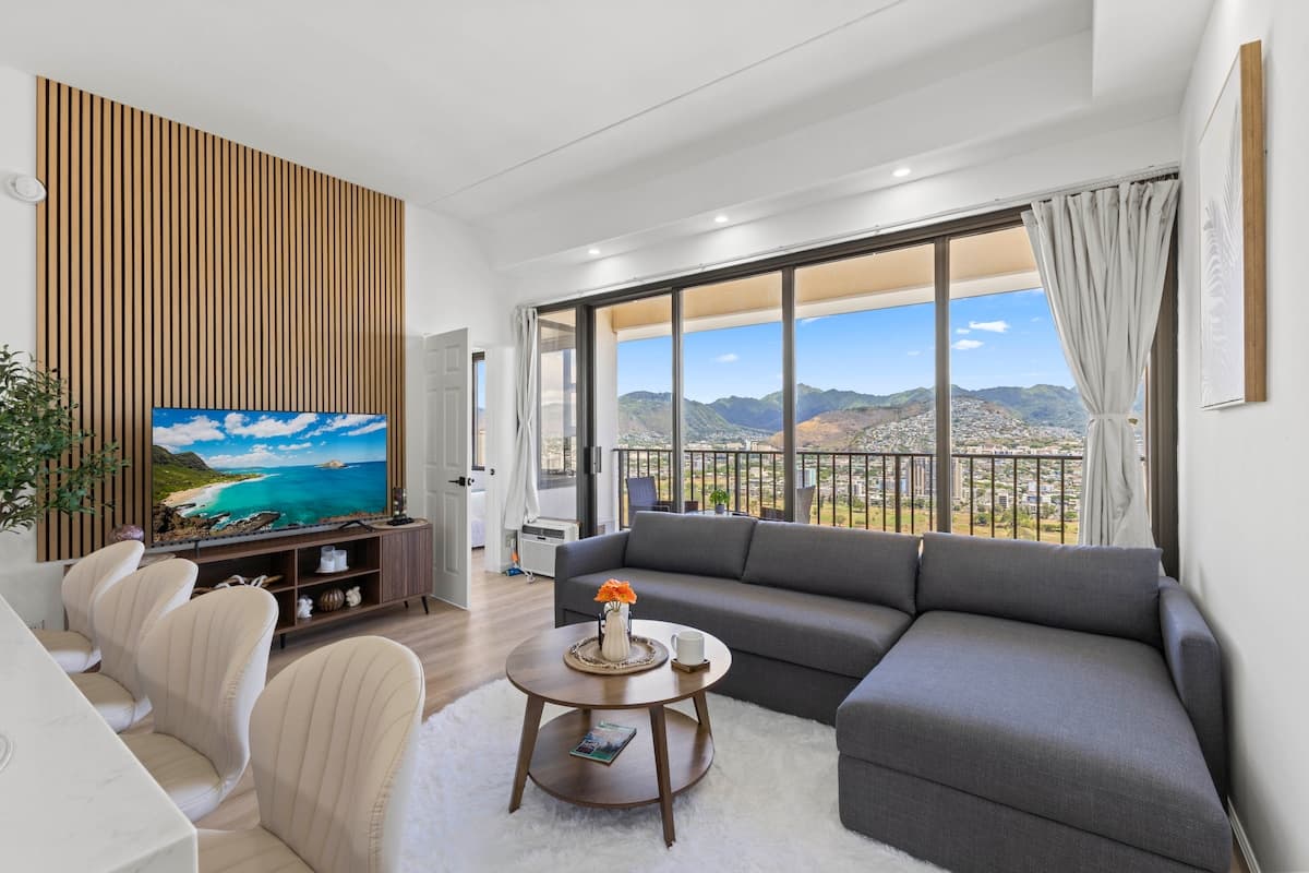 Fully Renovated Penthouse,Panoramic Sunrise,FreePK - Photo 1