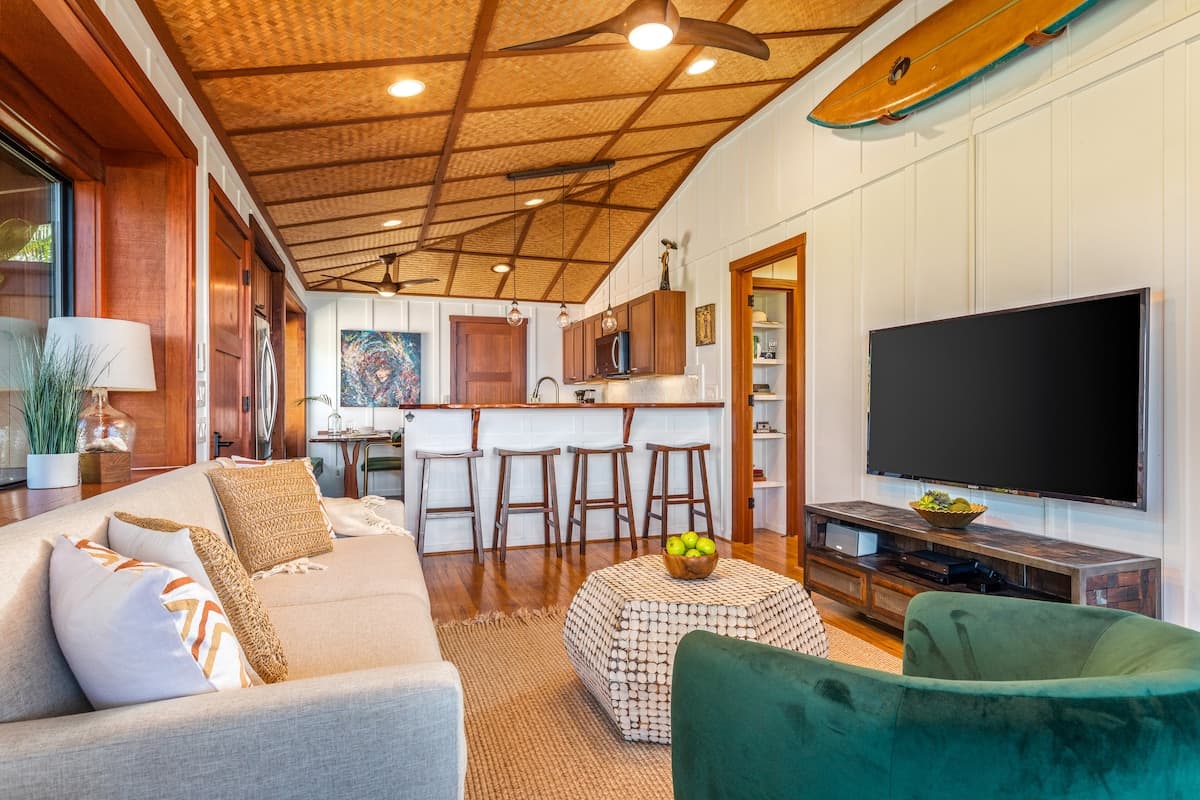 Home in Holualoa · ★4.98 · 2 bedrooms · 2 beds · 2 baths - Photo 4