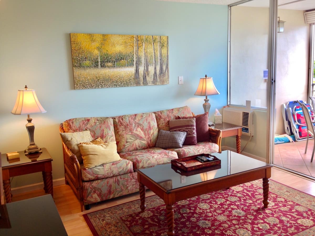 Condo in Kihei · ★4.86 · 1 bedroom · 2 beds · 1 shared bath - Photo 2