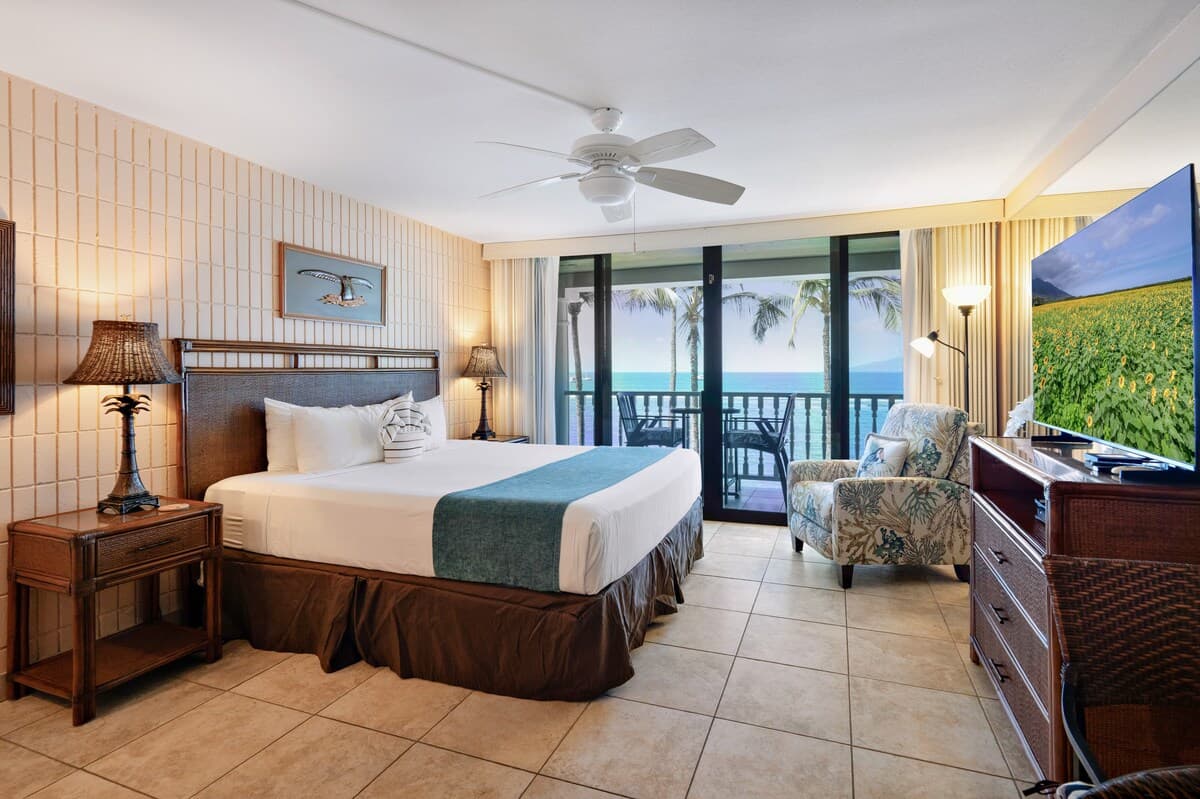 Beachfront Condo in Lahaina! - Photo 2