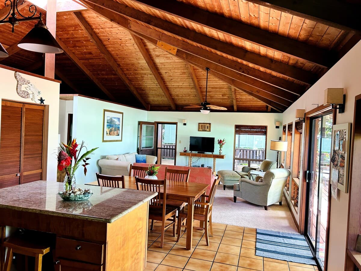 Home in Haiku-Pauwela · ★4.88 · 3 bedrooms · 3 beds · 1 private bath - Photo 2