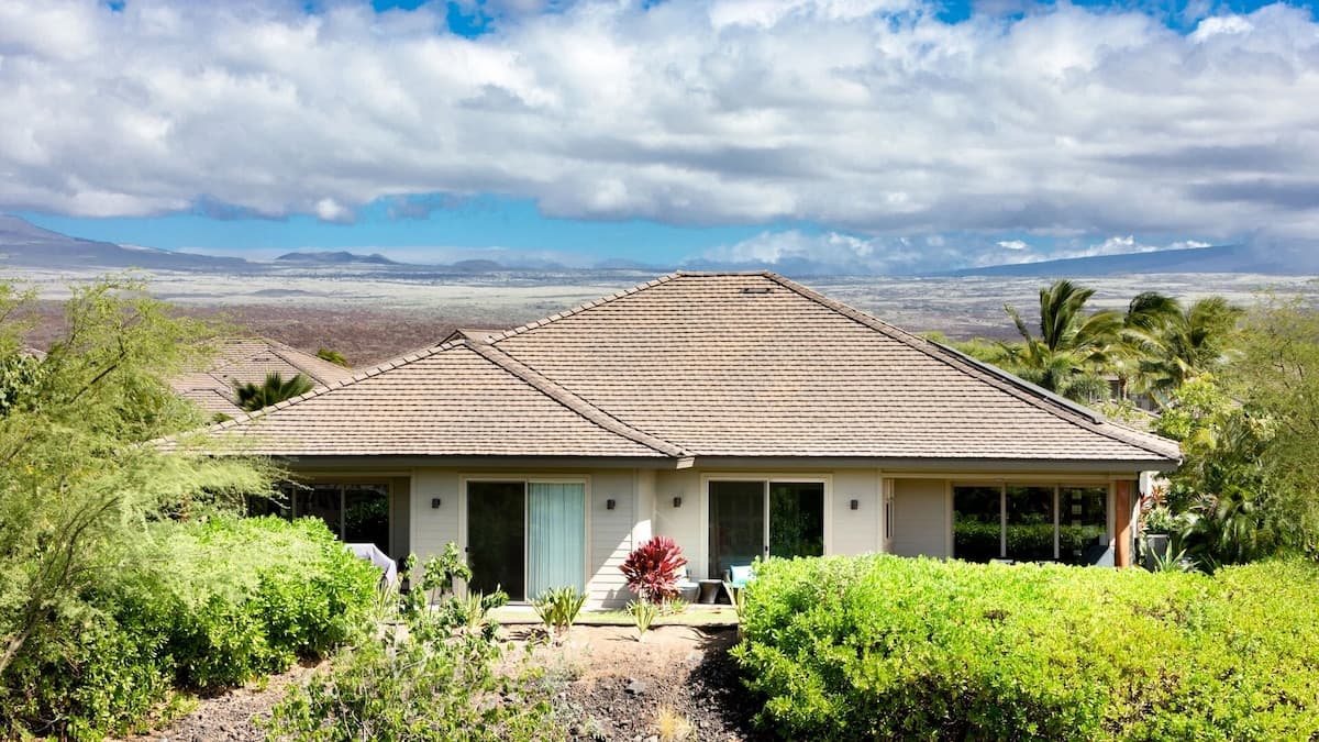 Home in Waimea · ★4.8 · 3 bedrooms · 5 beds · 2.5 baths - Photo 5