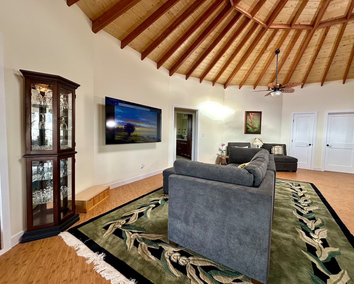 Home in Kula · ★4.93 · 3 bedrooms · 4 beds · 2 baths - Photo 2