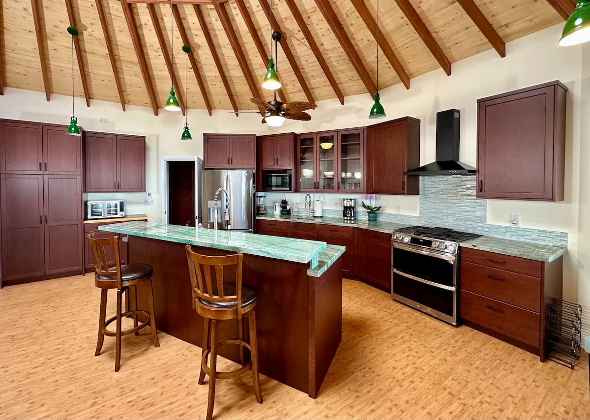 Home in Kula · ★4.93 · 3 bedrooms · 4 beds · 2 baths - Photo 5