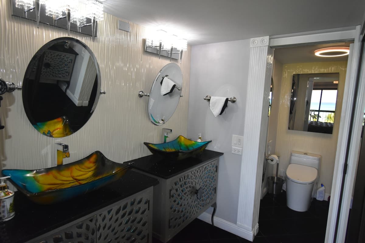 Place to stay in Honolulu · ★4.83 · 2 bedrooms · 4 beds · 2 private baths - Photo 5