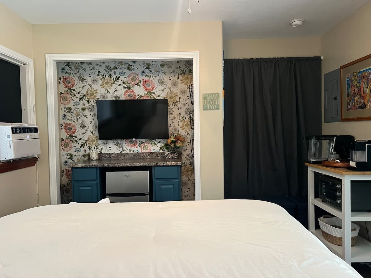 Kona Private Suite • Near Airport • Clean & Quiet - Photo 4
