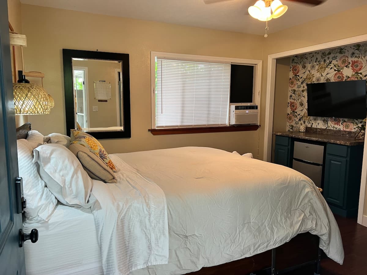Kona Private Suite • Near Airport • Clean & Quiet - Photo 3