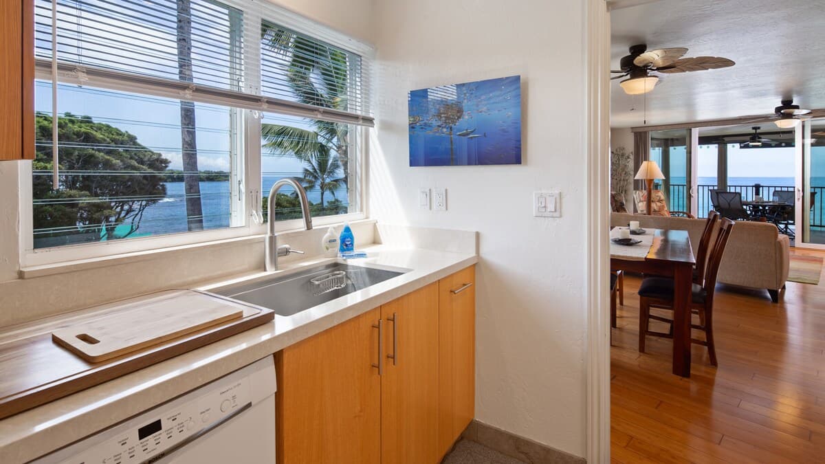 Condo in Kailua-Kona · ★4.91 · 2 bedrooms · 2 beds · 2 baths - Photo 4