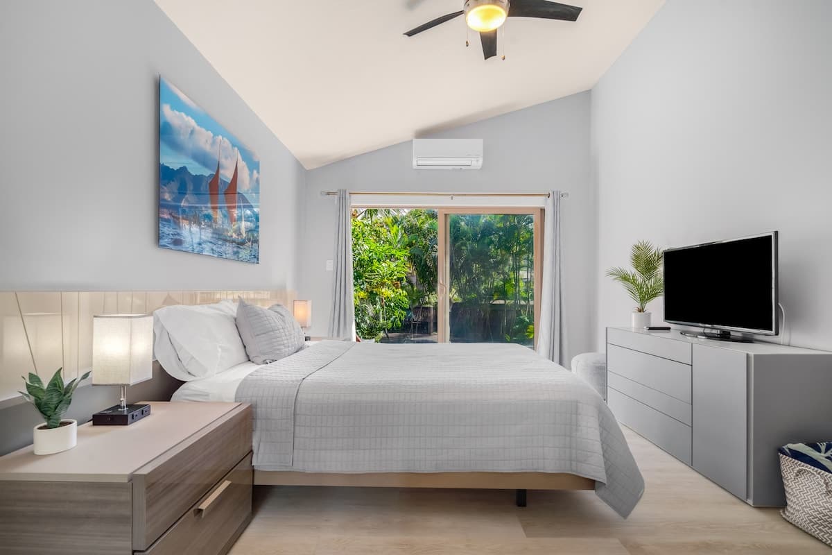 Home in Haleiwa · ★4.69 · 4 bedrooms · 4 beds · 3 private baths - Photo 3