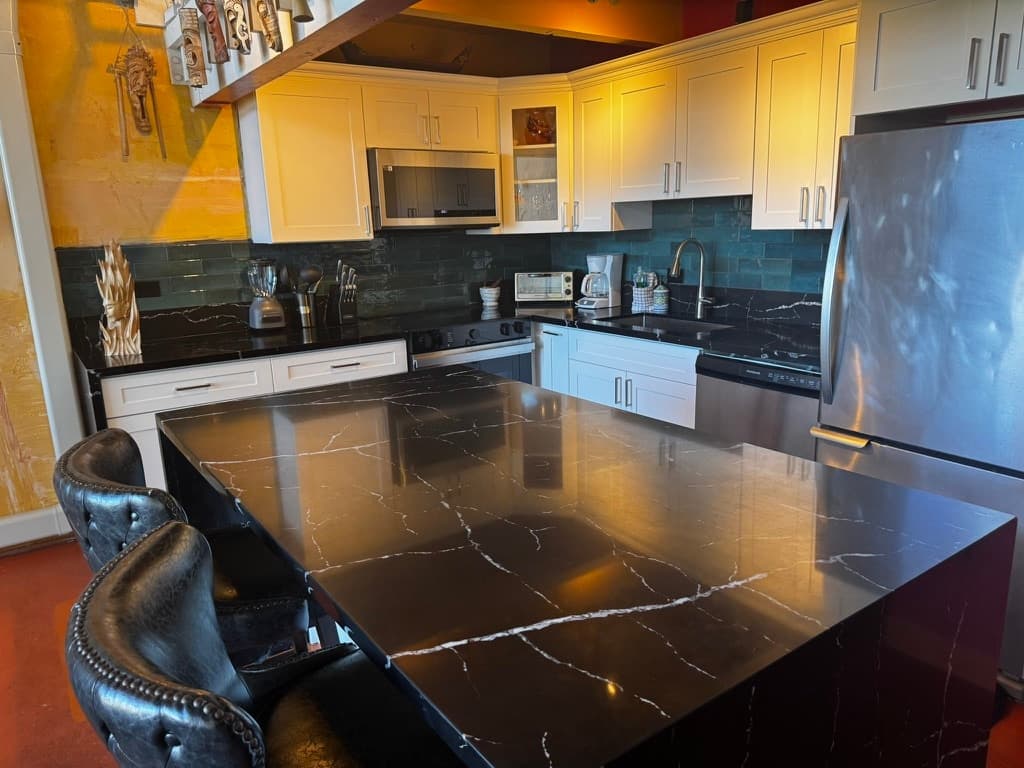 Condo in Kihei · ★4.84 · 2 bedrooms · 3 beds · 1 private bath - Photo 3
