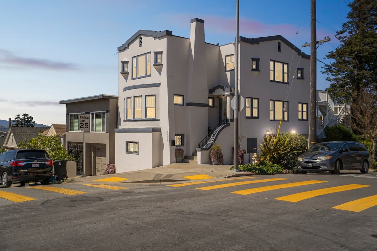SF Garden Home w/ Bay Views & Parking - Photo 1