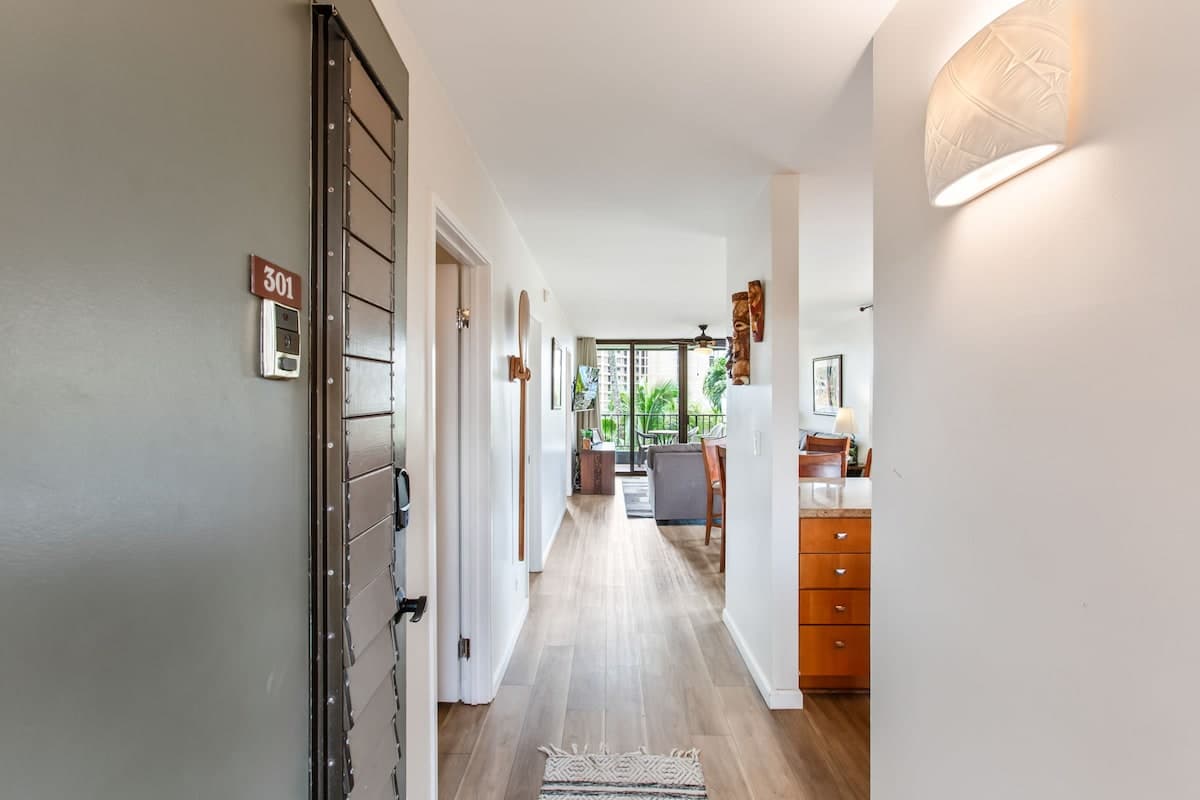 Condo in Lahaina · ★4.73 · 2 bedrooms · 3 beds · 2 baths - Photo 3