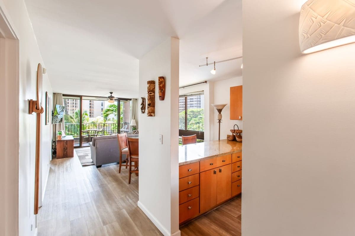 Condo in Lahaina · ★4.73 · 2 bedrooms · 3 beds · 2 baths - Photo 5