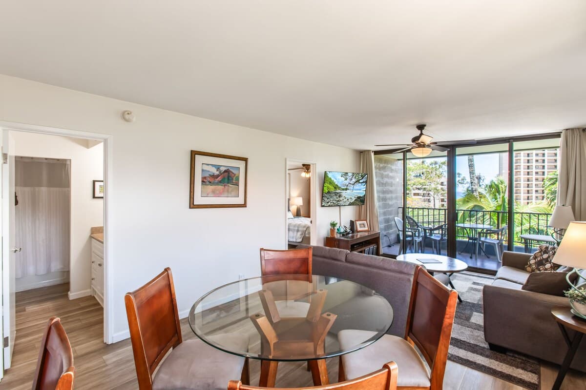 Condo in Lahaina · ★4.73 · 2 bedrooms · 3 beds · 2 baths - Photo 2
