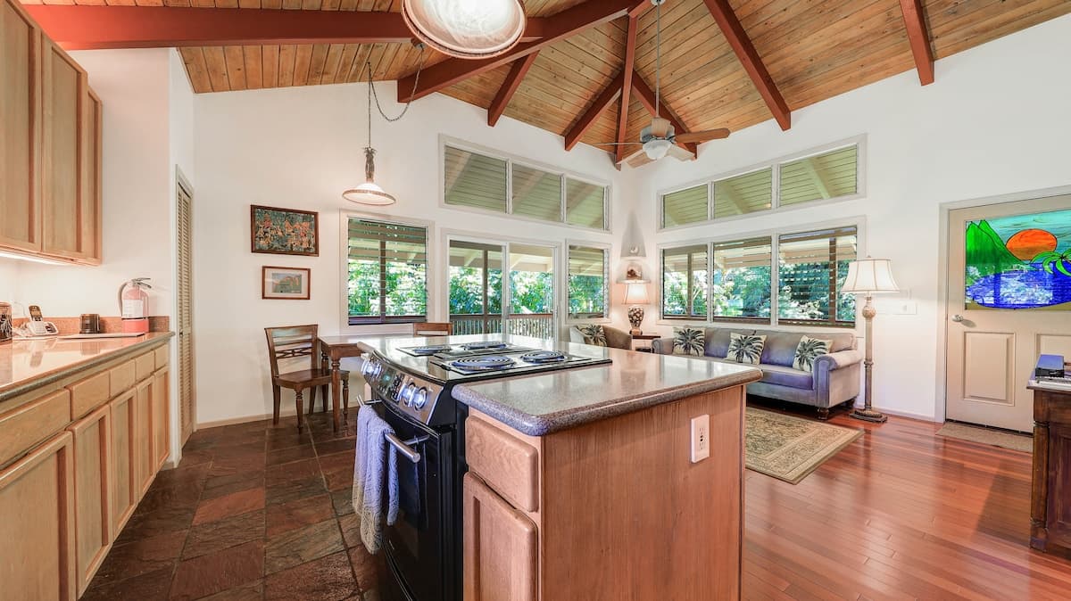 Home in Hanalei · ★5.0 · 2 bedrooms · 2 beds · 2 baths - Photo 3