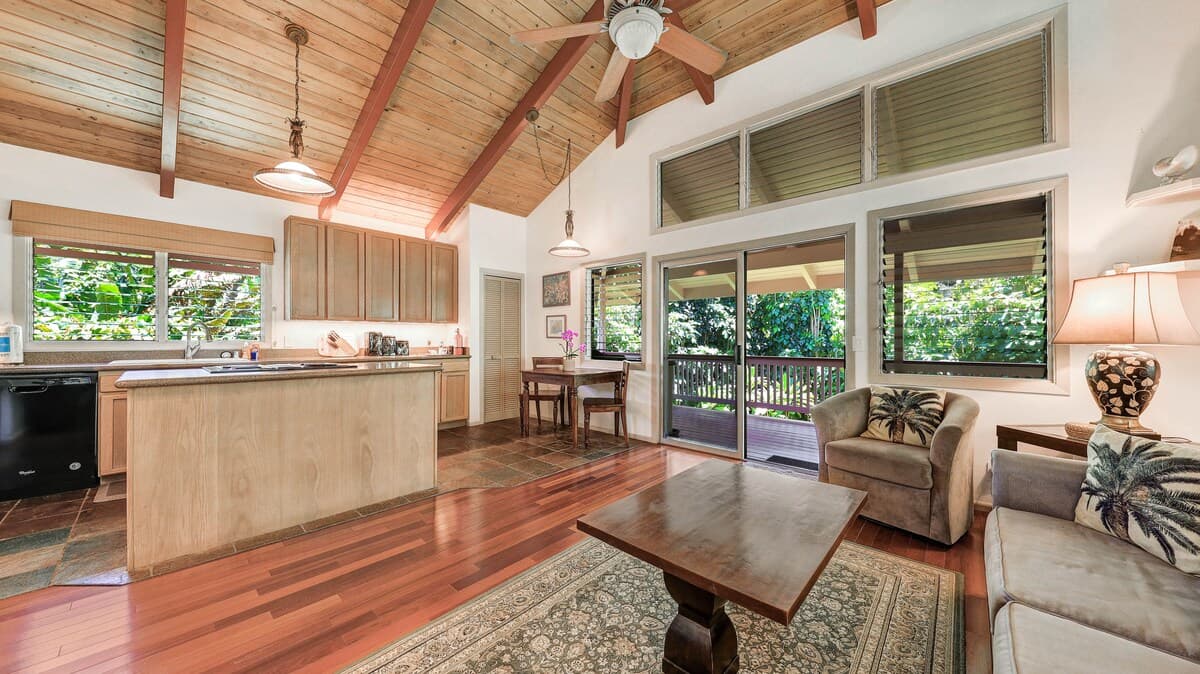 Home in Hanalei · ★5.0 · 2 bedrooms · 2 beds · 2 baths - Photo 4