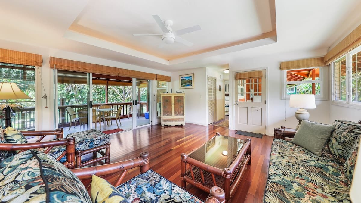Home in Hanalei · ★4.33 · 3 bedrooms · 3 beds · 2 baths - Photo 5