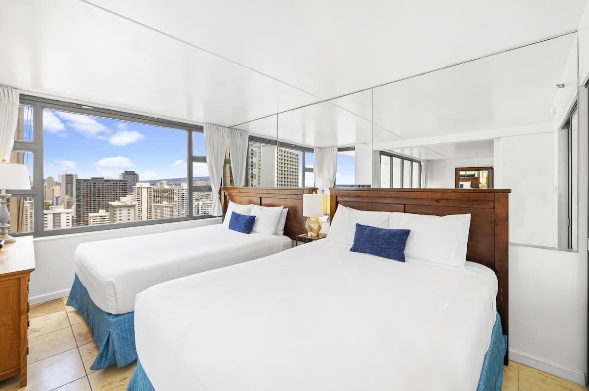 Deluxe Ocean View Free Parking Waikiki 3106-T1 - Photo 2