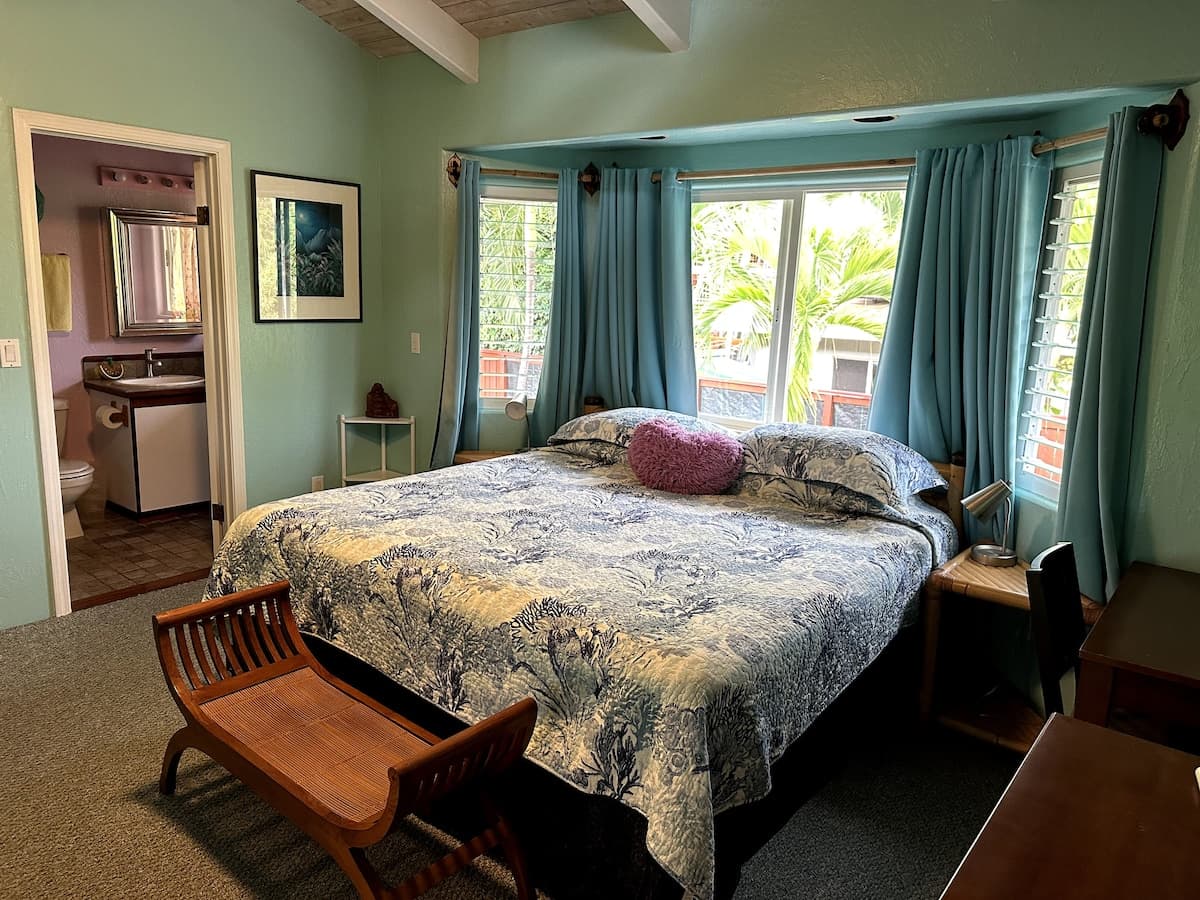 Home in Kealakekua Bay · ★4.97 · 2 bedrooms · 2 beds · 2 baths - Photo 5
