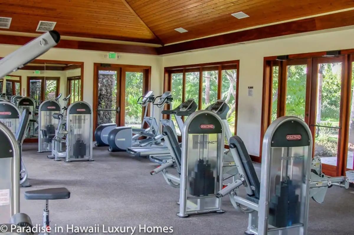 Home in Waimea · ★4.95 · 4 bedrooms · 6 beds · 3.5 private baths - Photo 4