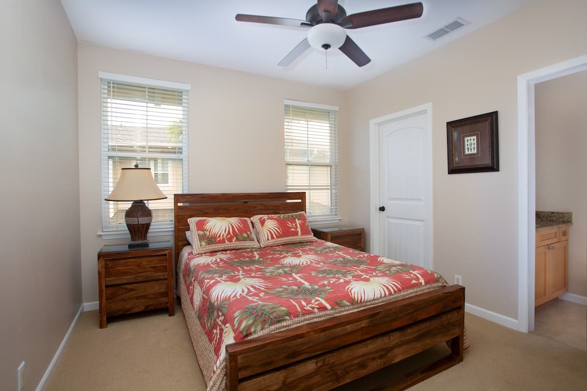 Townhouse in Princeville · ★4.91 · 4 bedrooms · 5 beds · 2.5 baths - Photo 1