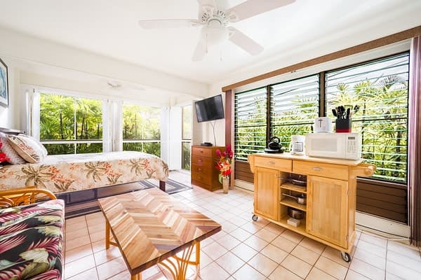 Condo in Kailua-Kona · ★4.82 · 1 bedroom · 1 bed · 1 bath - Photo 1