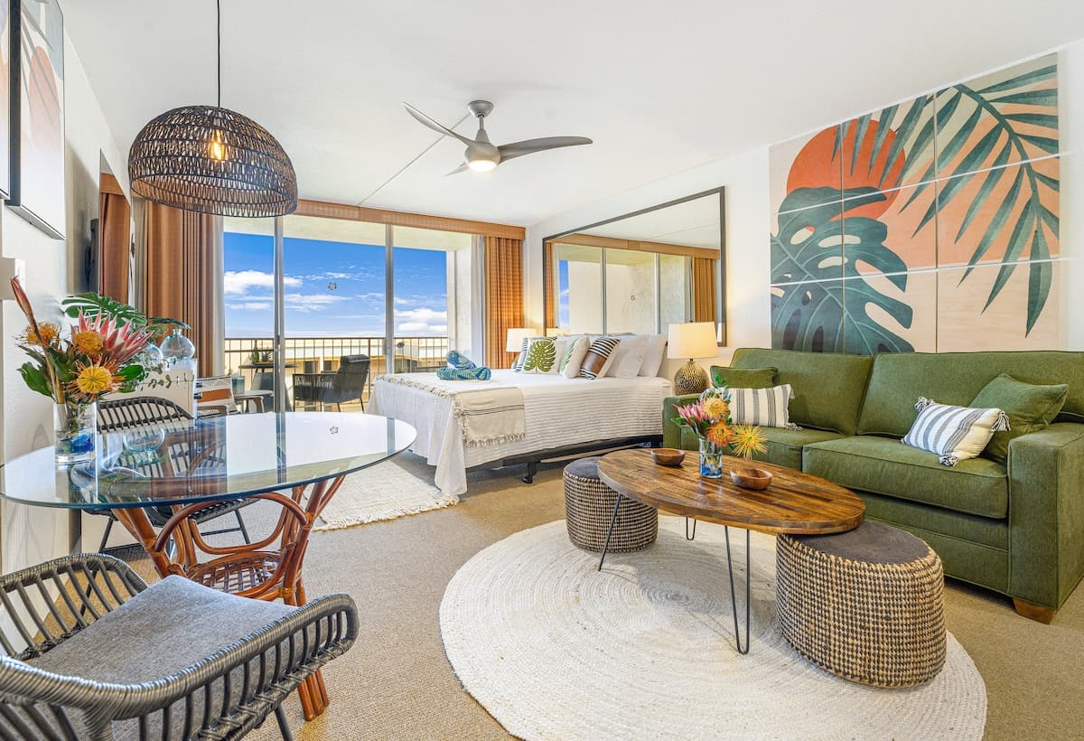 Condo in Lahaina · ★4.93 · Studio · 2 beds · 1 bath - Photo 1