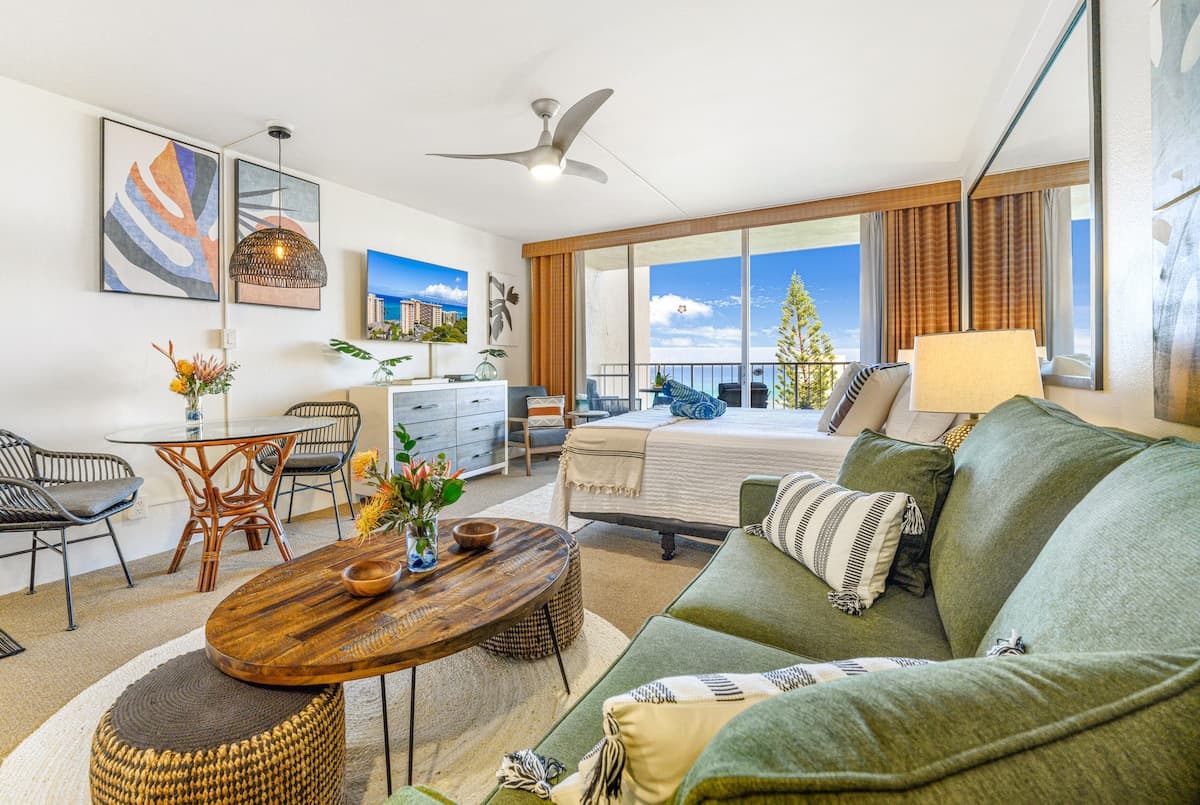 Condo in Lahaina · ★4.93 · Studio · 2 beds · 1 bath - Photo 4