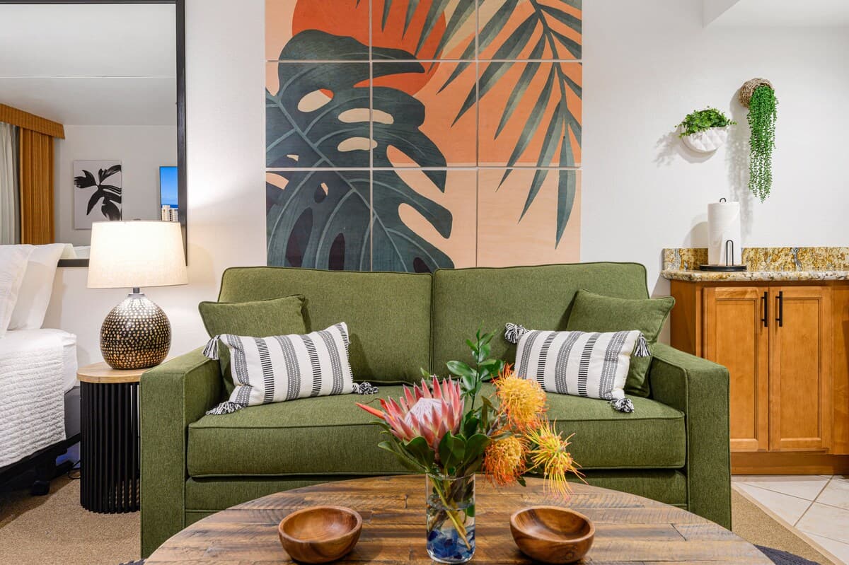 Condo in Lahaina · ★4.93 · Studio · 2 beds · 1 bath - Photo 2
