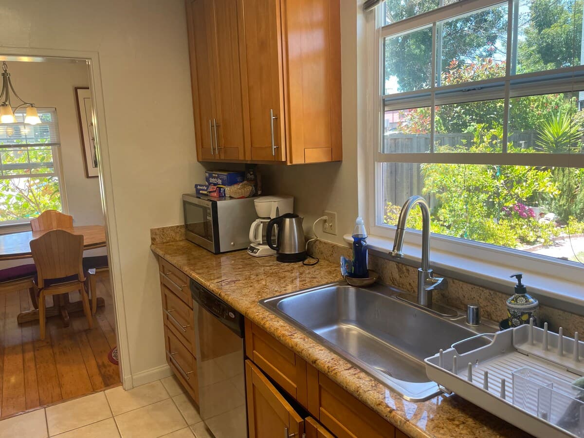 Private Duplex Near BART & El Cerrito Plaza - Photo 1