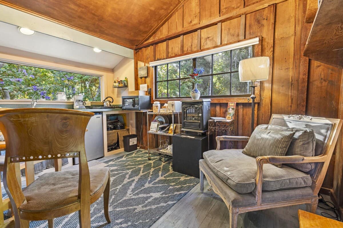 Cabin in Volcano · ★4.82 · 1 bedroom · 1 bed · 1 bath - Photo 3