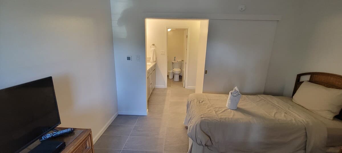 Condo in Lahaina · ★4.36 · 2 bedrooms · 4 beds · 2 baths - Photo 5