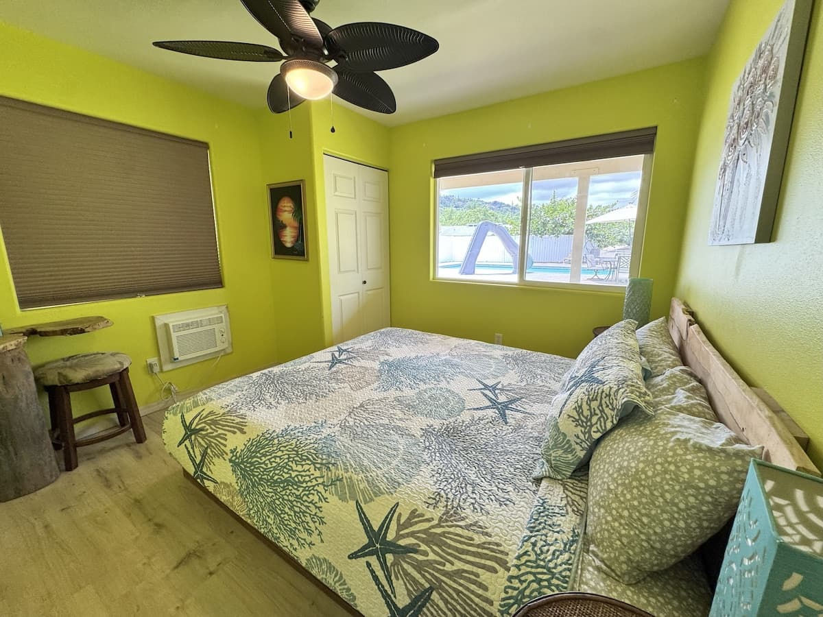Home in Kailua-Kona · ★4.79 · 5 bedrooms · 8 beds · 2 shared baths - Photo 4
