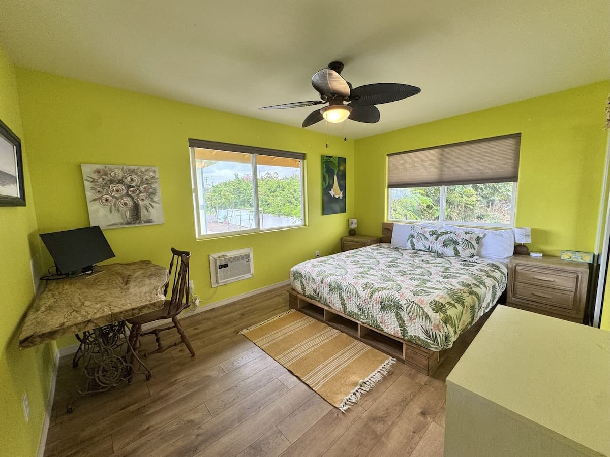 Home in Kailua-Kona · ★4.79 · 5 bedrooms · 8 beds · 2 shared baths - Photo 3