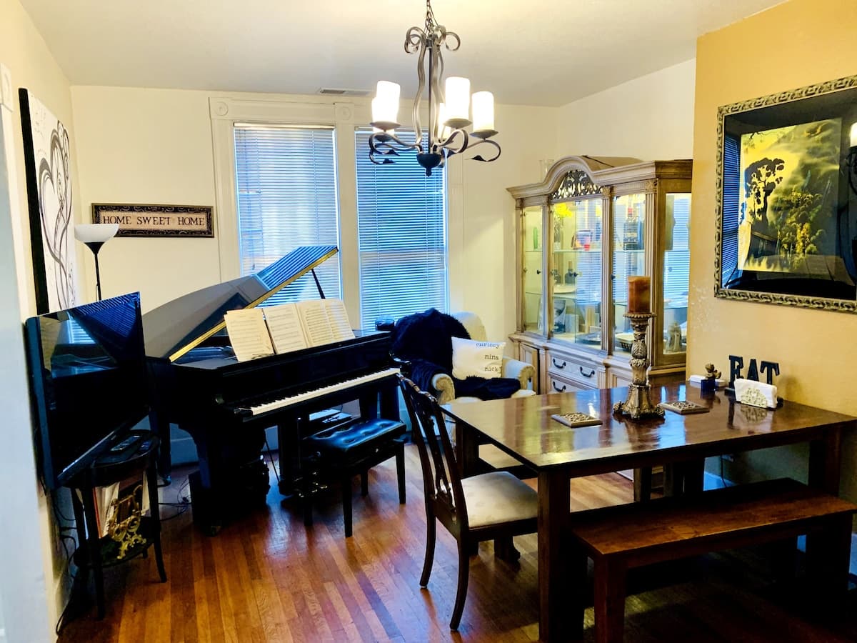Charming SOFA Victorian, Walk to Sharks & Downtown - Photo 4