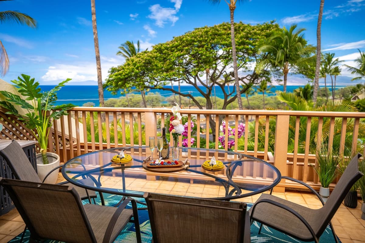 Condo in Kihei · ★4.89 · 2 bedrooms · 3 beds · 2 baths - Photo 1