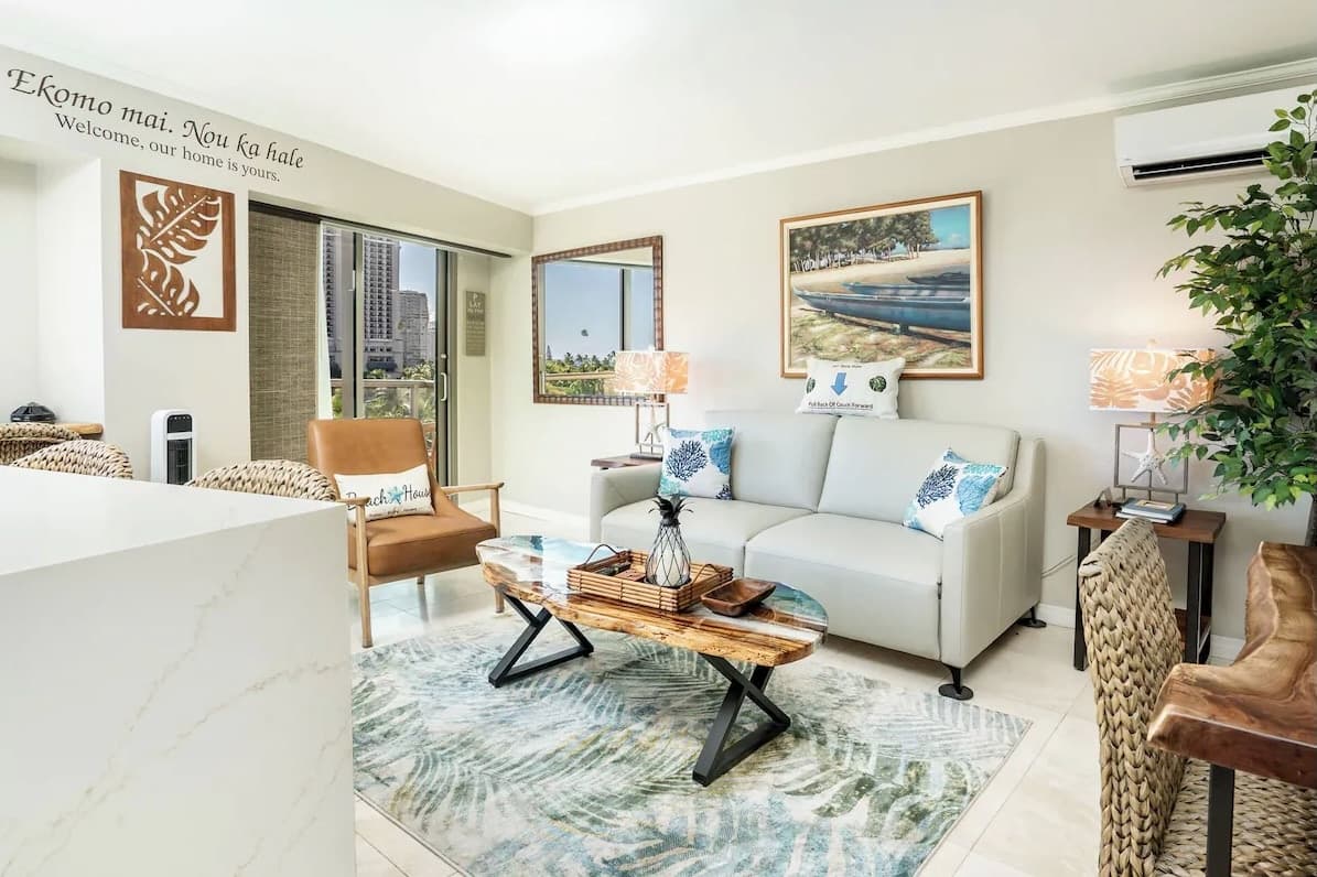 Waikiki 1 Bedroom Suite with Free Parking! - Photo 2