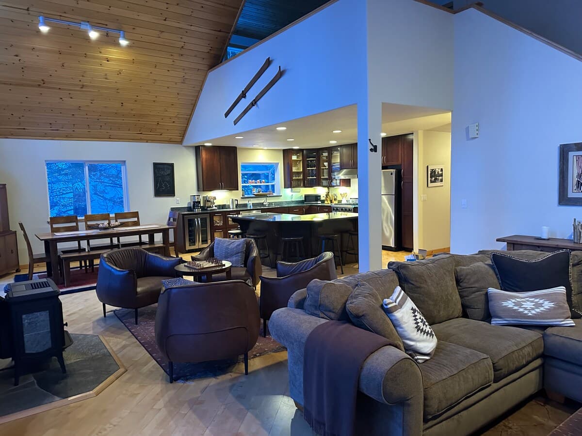 Mountain View Home with Loft & Air Hockey - Photo 4