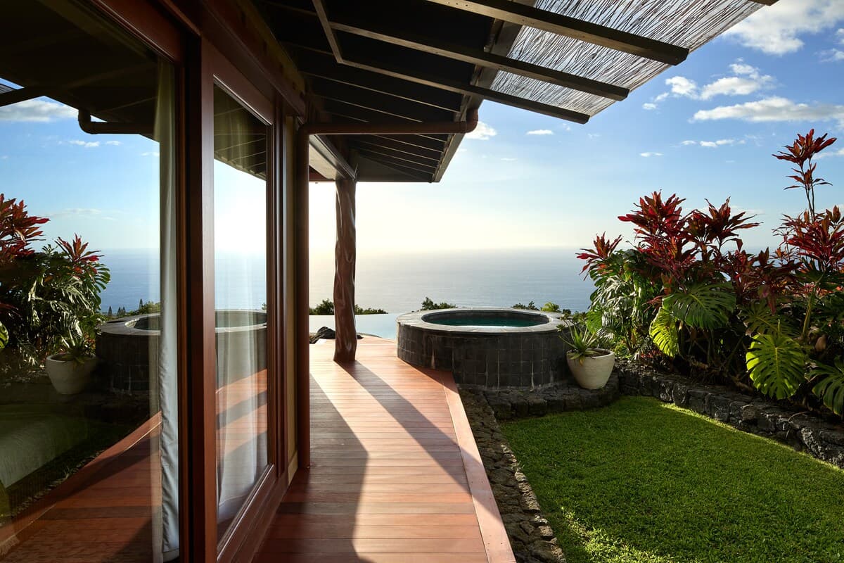 Home in Holualoa · ★4.77 · 6 bedrooms · 6 beds · 6 baths - Photo 2