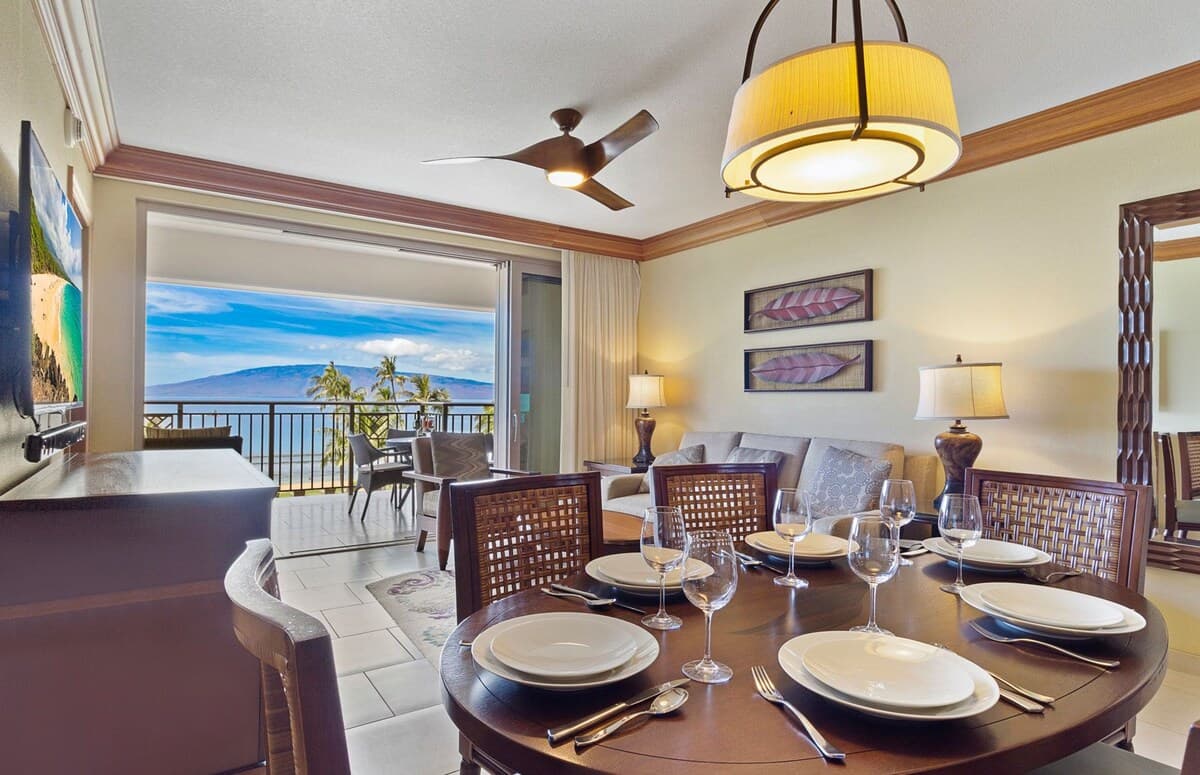 Condo in Lahaina · ★5.0 · 2 bedrooms · 3 beds · 2 baths - Photo 4