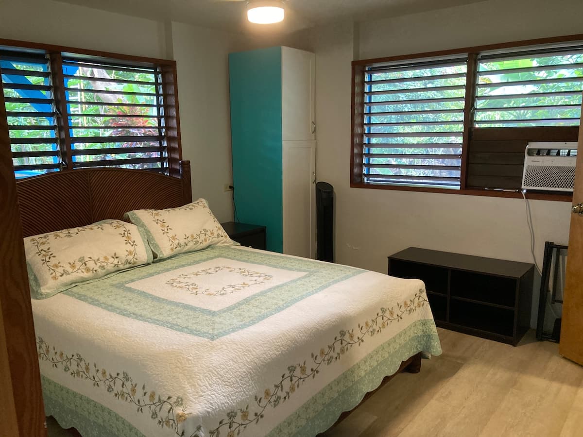 Guesthouse in Captain Cook · ★4.85 · 1 bedroom · 4 beds · 1 private bath - Photo 1