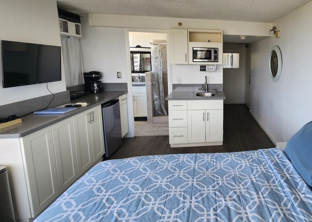 Hotel in Honolulu · ★4.84 · 1 bedroom · 1 bed · 1 private bath - Photo 5